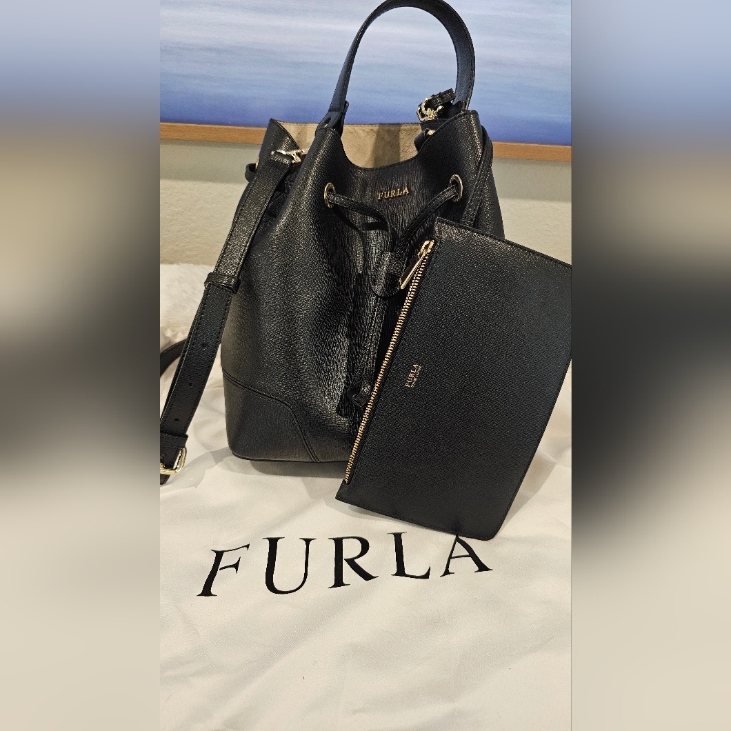 Furla Black Leather Shoulder Bag And Pouch
